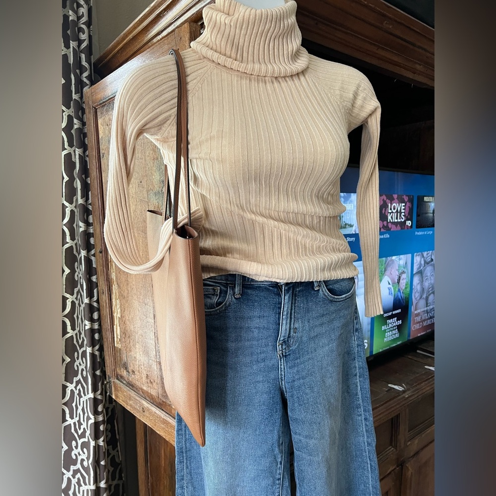 Vintage GAP 100% Cashmere Turtleneck Ribbed Cream Size Small or Medium Women’s!